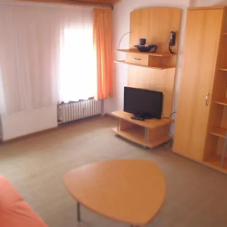 Am Romerhof 3*